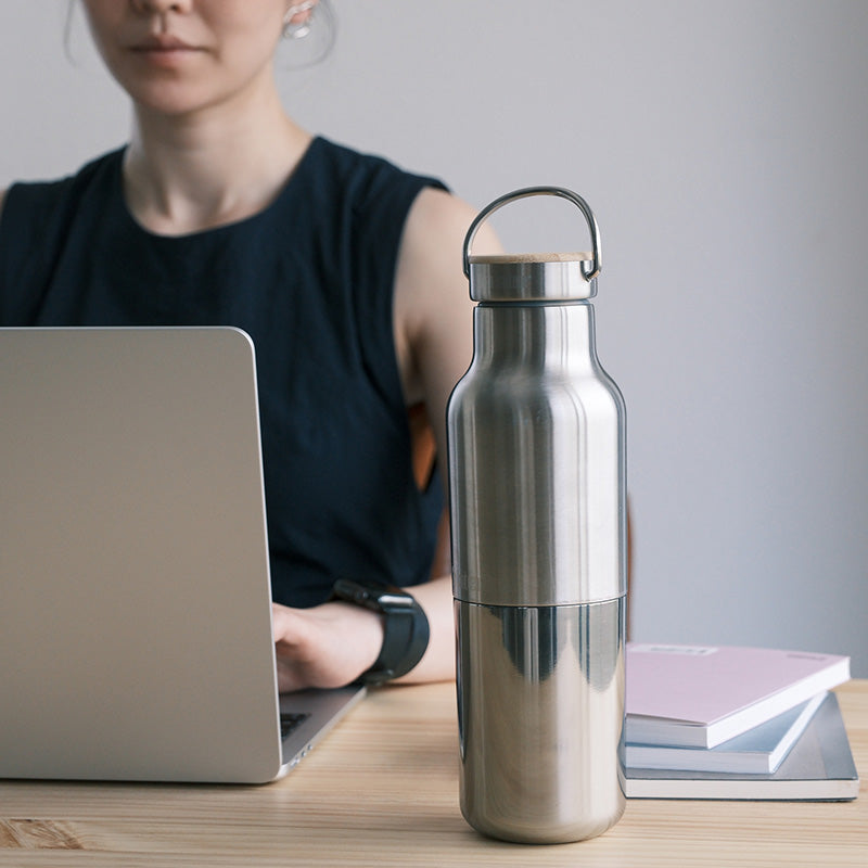 20oz-rise-reflect-with-bamboo-cap-k4 20oz_rise_reflect_desk_laptop_square.jpg