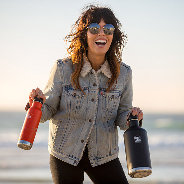 64oz-classic-with-loop-cap-r3 64oz_insulated_classic_black_beach_smile_square.jpg