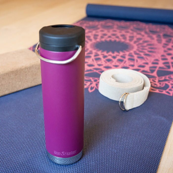 tkwide-twist-cap-with-straw-kit-r6 K20TKWPT-PP-T-TWIST-yoga_bottle_closed_lifestyle_a5ac6535-9c60-42bb-86fe-b94b5cef2b68.jpg
