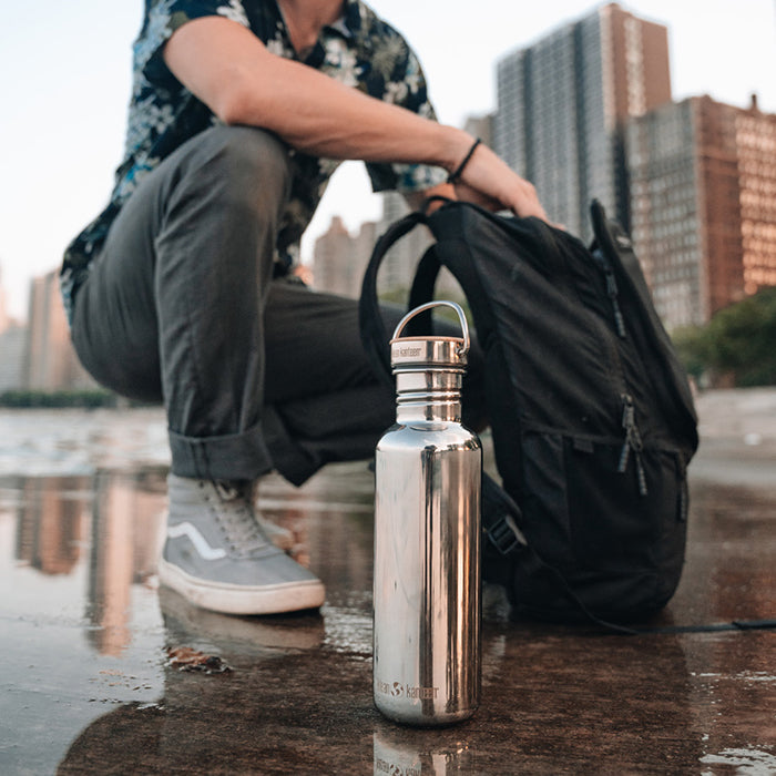 27oz-reflect-with-bamboo-cap-g3 K27SSLRF-MS-BAMBOO_reflect-bottle_city_lifestyle_ff882516-9bd8-49cf-b515-736a0a9c889f.jpg