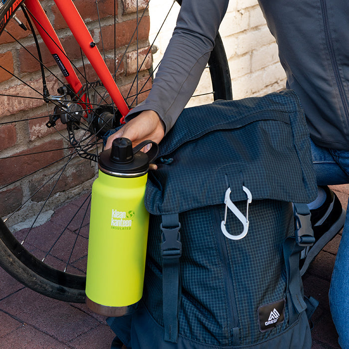 tkwide-chug-cap-m0 K32TKWSSL-JP-Bottle-Biking-Chug-Cap-lifestyle.jpg