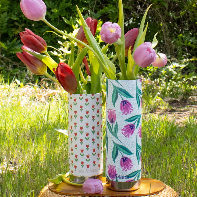 16oz-tkwide-with-cafe-red-tulips-g5 bottles_seasonal_spring_flowers_2_square.jpg