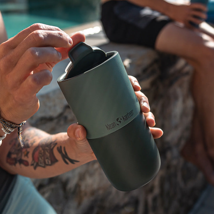 flip-lid-g4 rise_flip_lid_small_tumbler_open.jpg