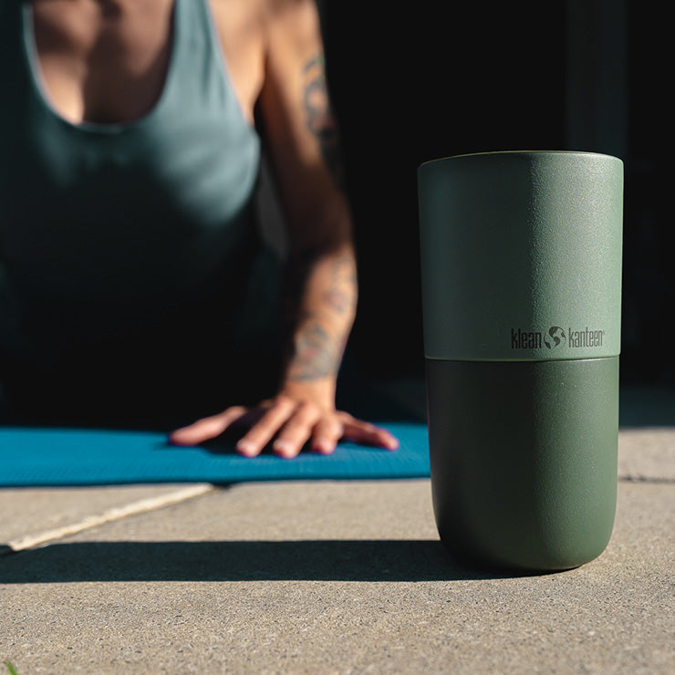 smoothie-set-c8 smoothie_kit_rise_tumbler_seaspray_closeup.jpg