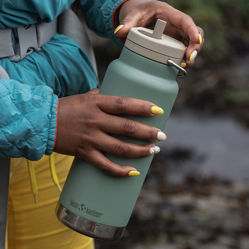 32oz-tkwide-made-to-do-more-bundle-i2 tkwide_32oz_insulated_bottle_twist_closeup_seapsray_hand_square.jpg